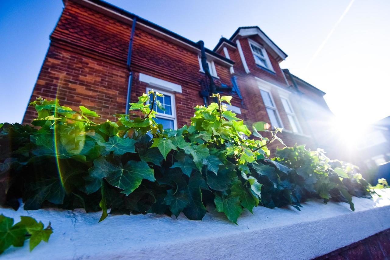 Eastbourne Reymar Bed and Breakfast Buitenkant foto
